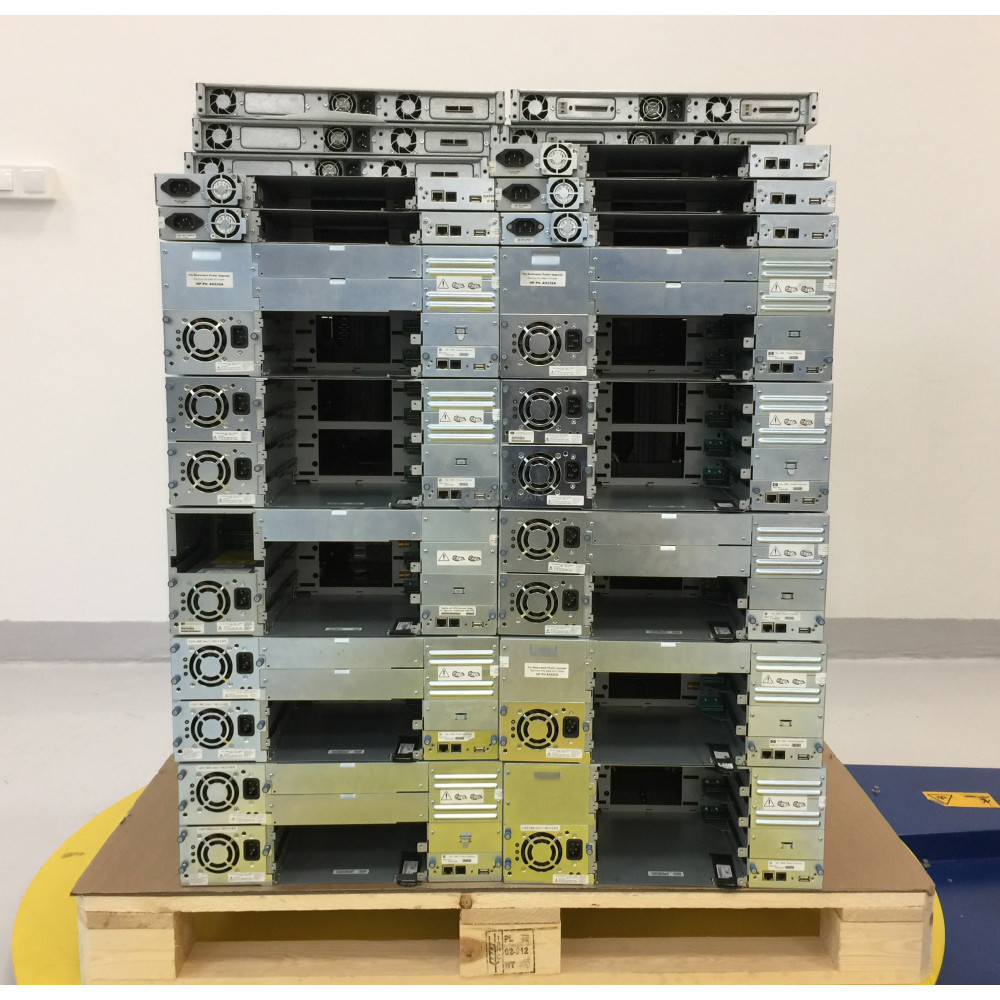 HP MSL4048 10X HP MSL4048, 5X HP 1/8 G2, 5X HP STORAGEWORKS 1U TL HP 1/8 G2, HP STORAGEWORKS 1U TL